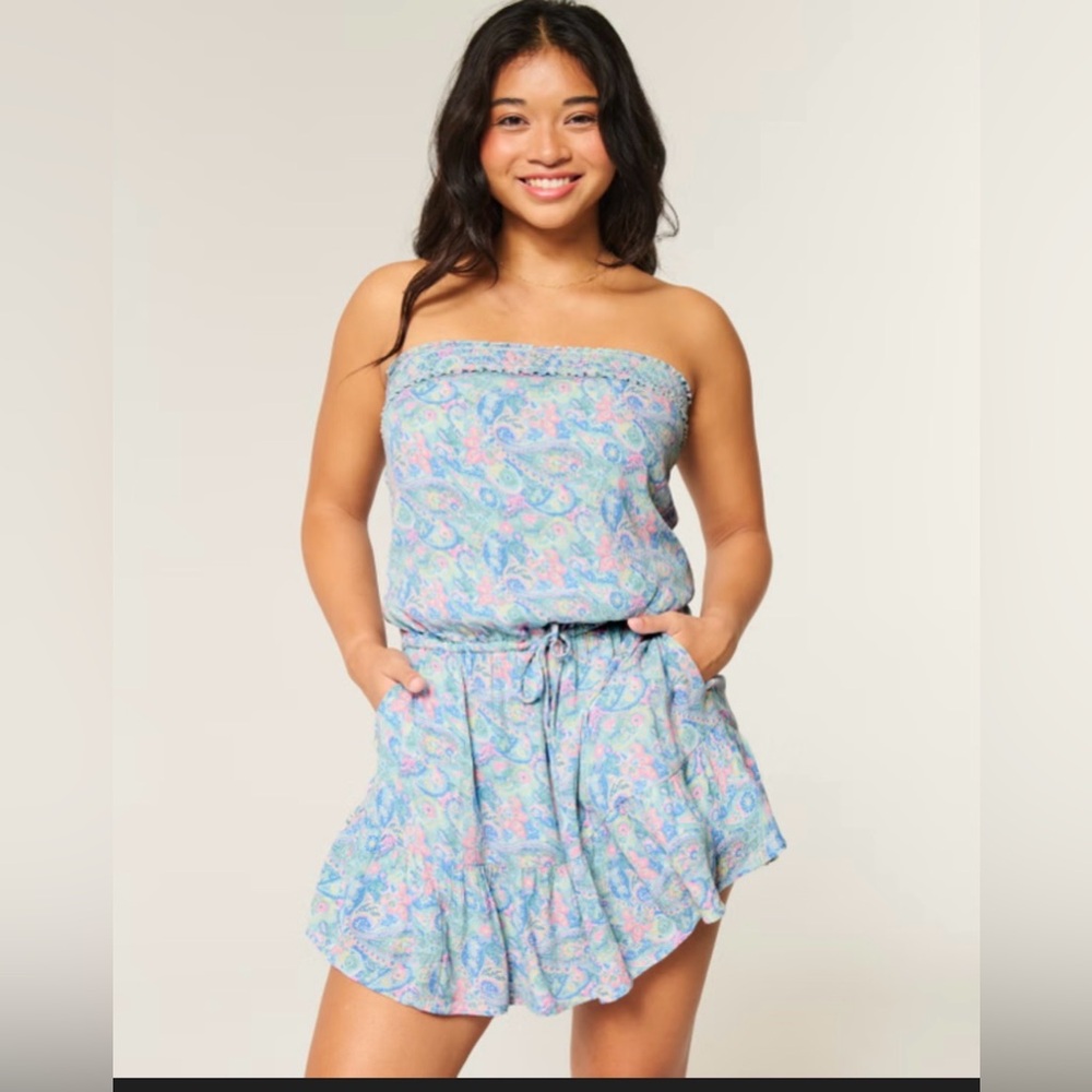 Hollister Light Blue Paisley Strapless dress  Xs nwt